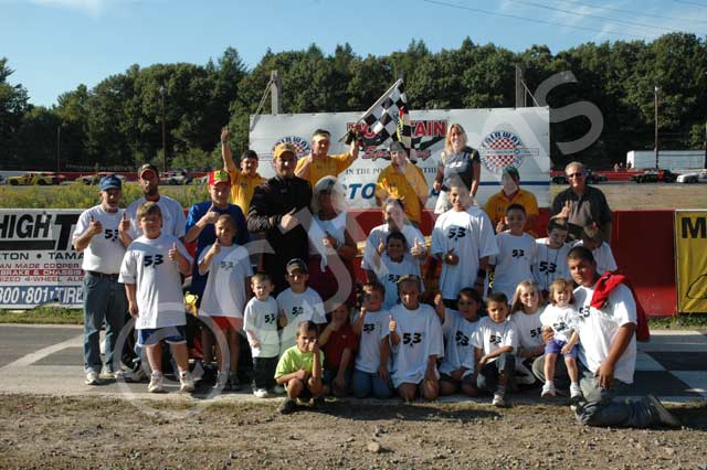 9_11_05_kids_in_53_shirts_victory_lane.jpg